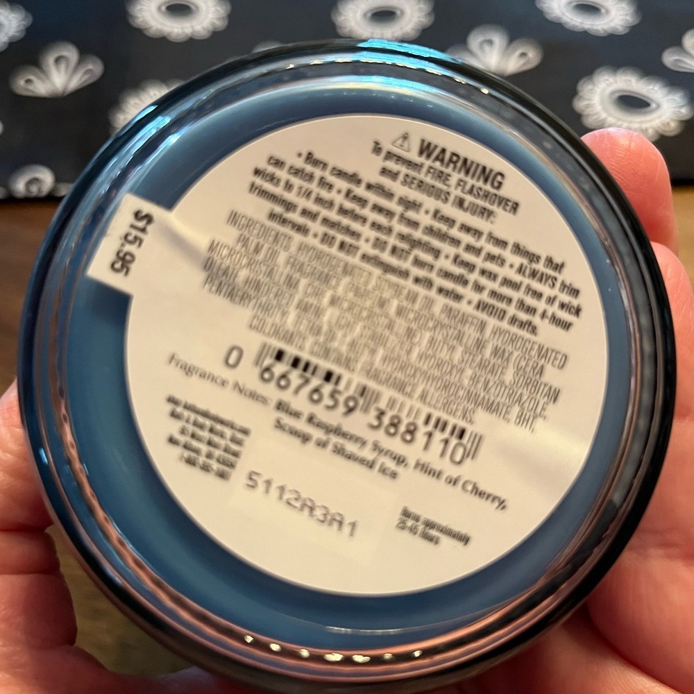 Bath & Body Works Blue Raspberry Snow Cone Candle - Picture 3 of 3